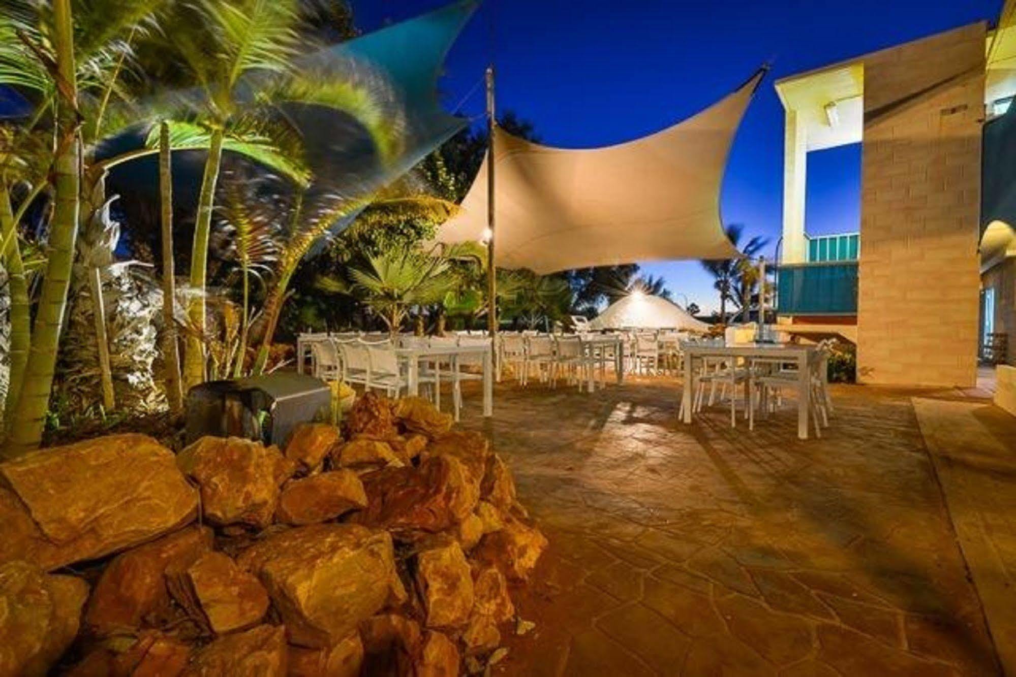 Sea Breeze Resort Exmouth Exteriör bild