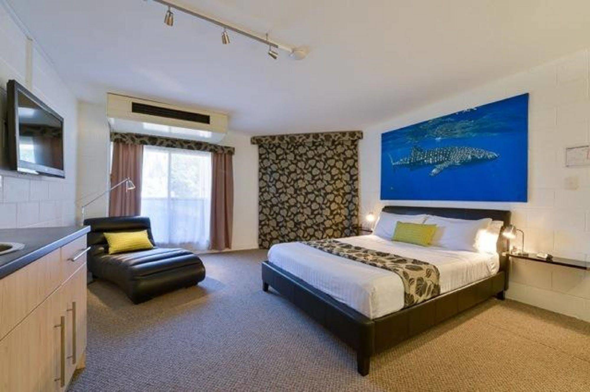 Sea Breeze Resort Exmouth Exteriör bild